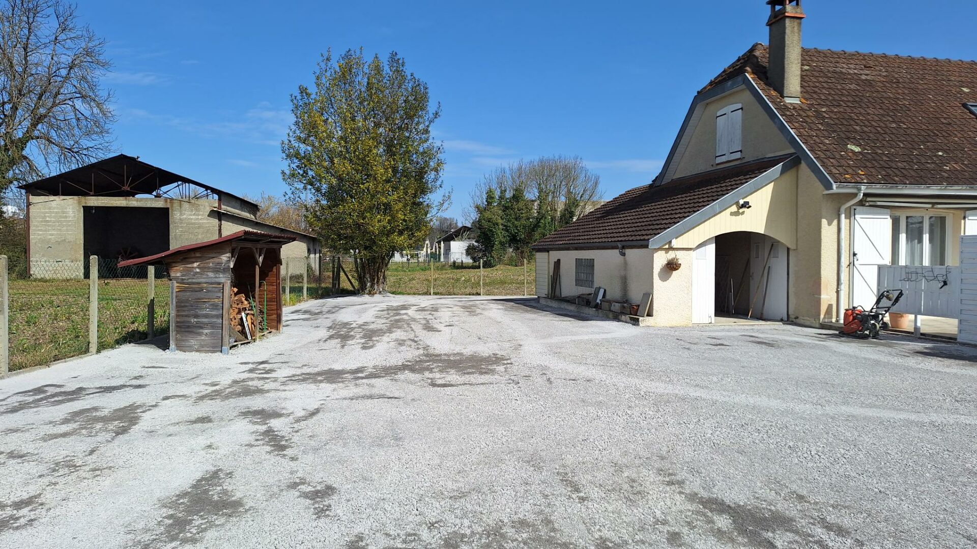 Terrassement Pau, Terrassement Serres Castet, Assainissement Pau , Assainissement Serres Castet, VRD Pau , VRD Serres Castet, Terrassement pour piscine Pau , Terrassement pour piscine Serres Castet, Aménagement exterieur Pau , Aménagement exterieur Serres Castet